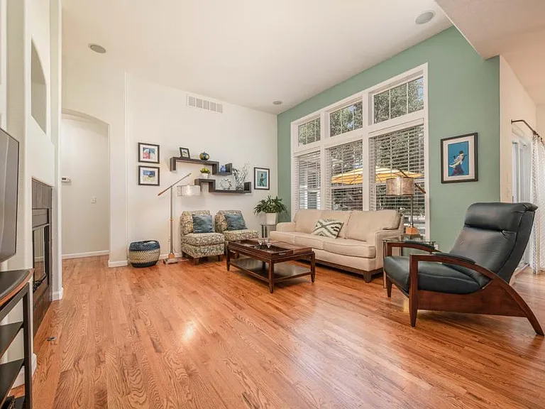 4220 Ravenna Pl — Photo 8