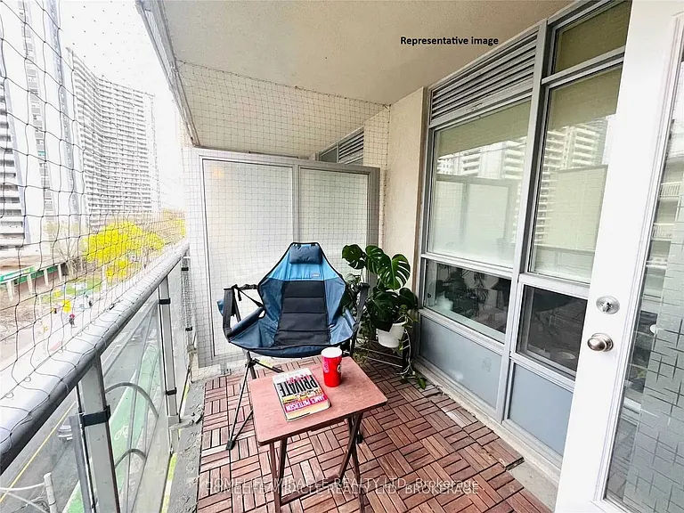 225 Wellesley St E #607 — Photo 13