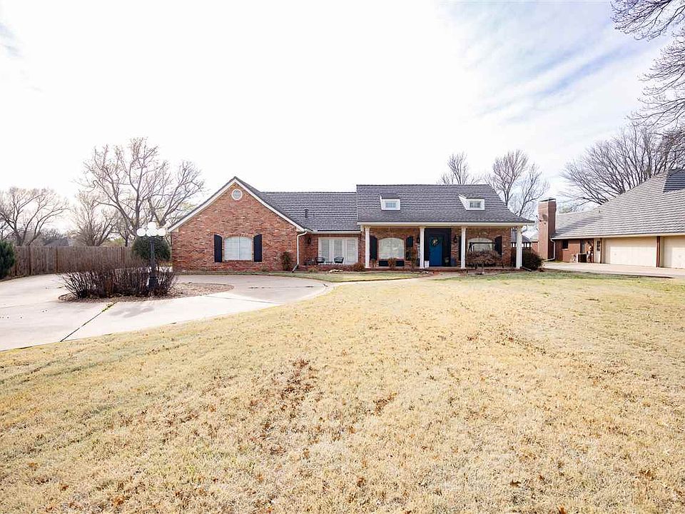 1st image of 2804 N Pecan Rd