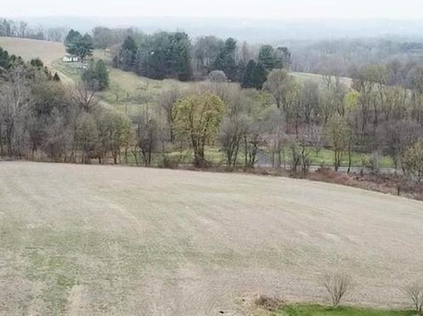 Blue Mountain Dr, Walnutport, PA 18088