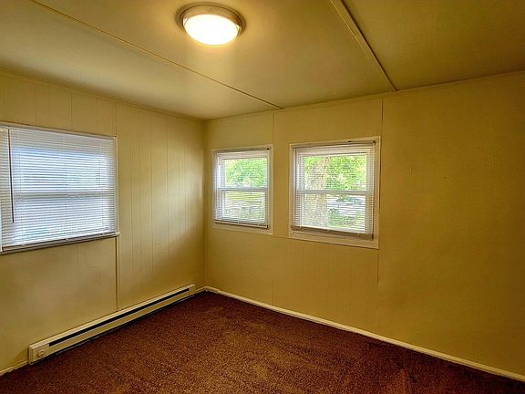 5th image of 942 Halsey Ln