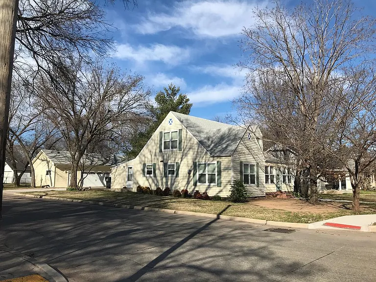 829 W Eufaula St — Photo 1