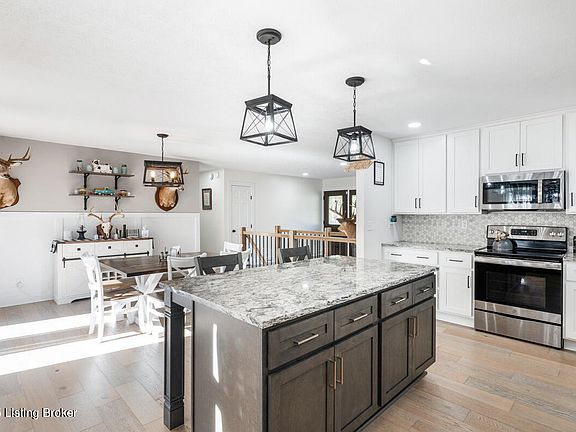 2nd image of 1802 Wooldridge Ferry Rd