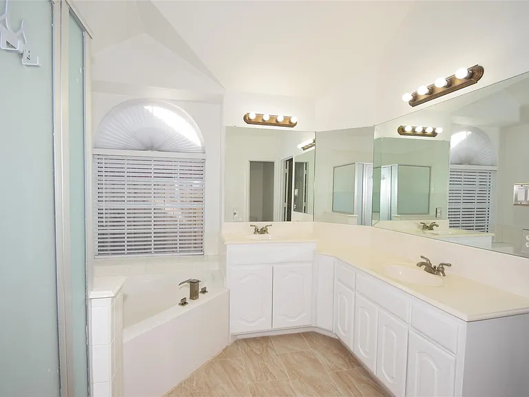 5726 Indigo Trails Dr — Photo 27