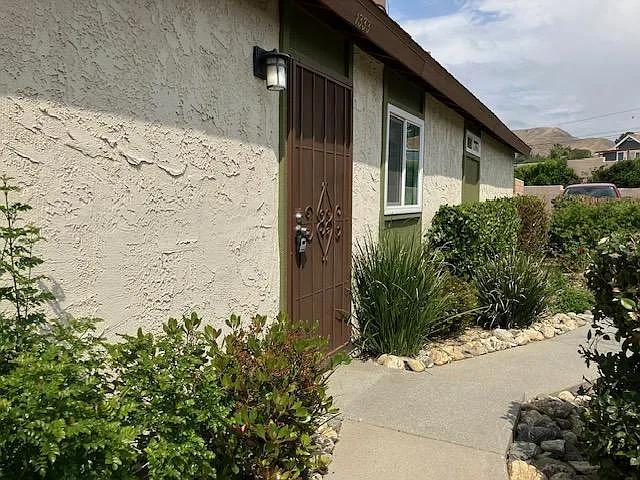 1333 Vista Serena Dr — Photo 3