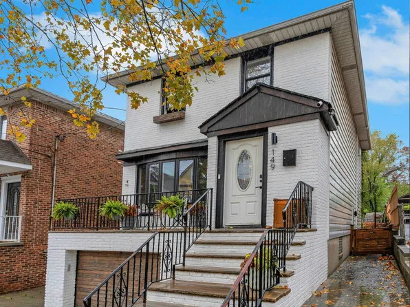 149 West 30th Street image 1 of 26