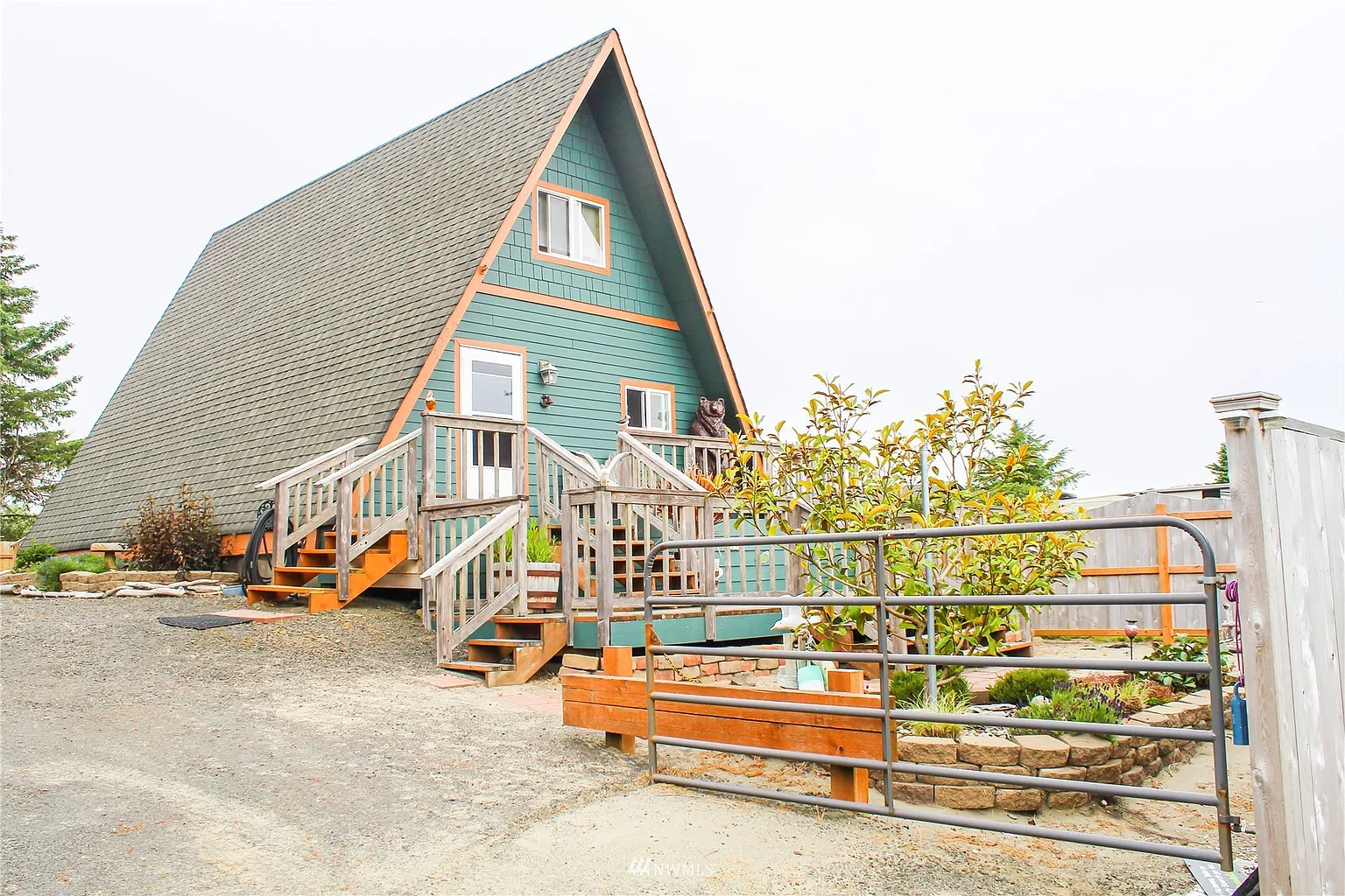525 Ocean Shores Blvd SW photo 1