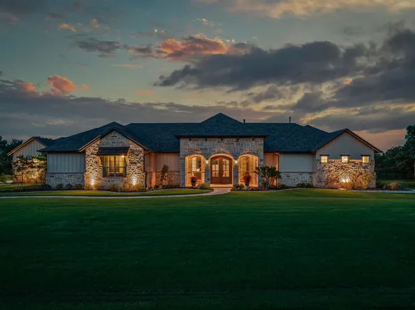 215 Thornhill Cir, Double Oak, TX 75077