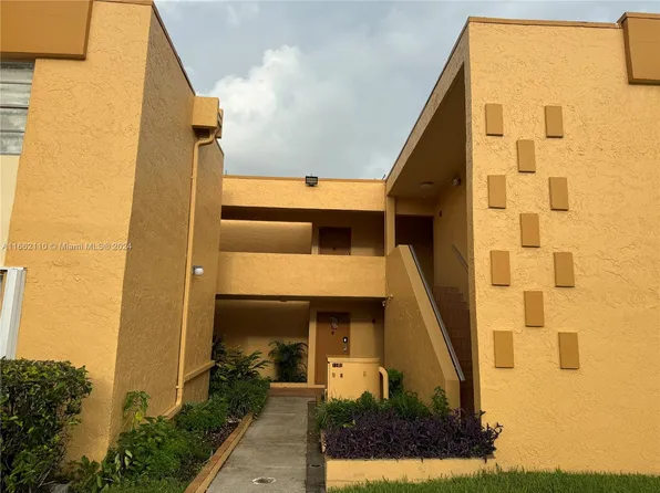 9340 W Flagler St APT 203A, Miami, FL 33174