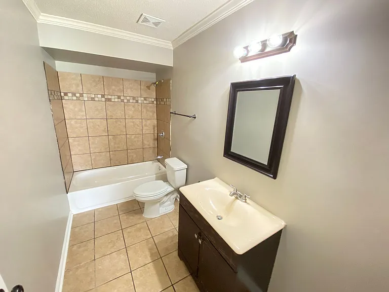 4628 Jonquil Ln — Photo 2