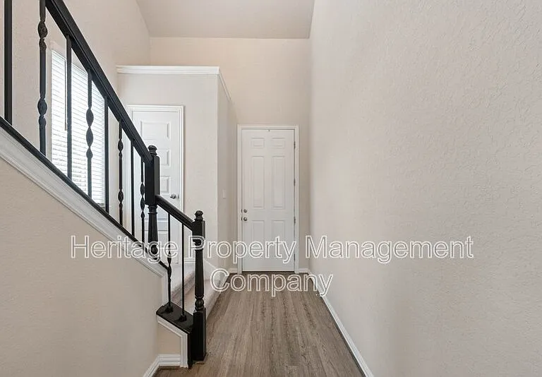2080 Cowan Dr — Photo 4
