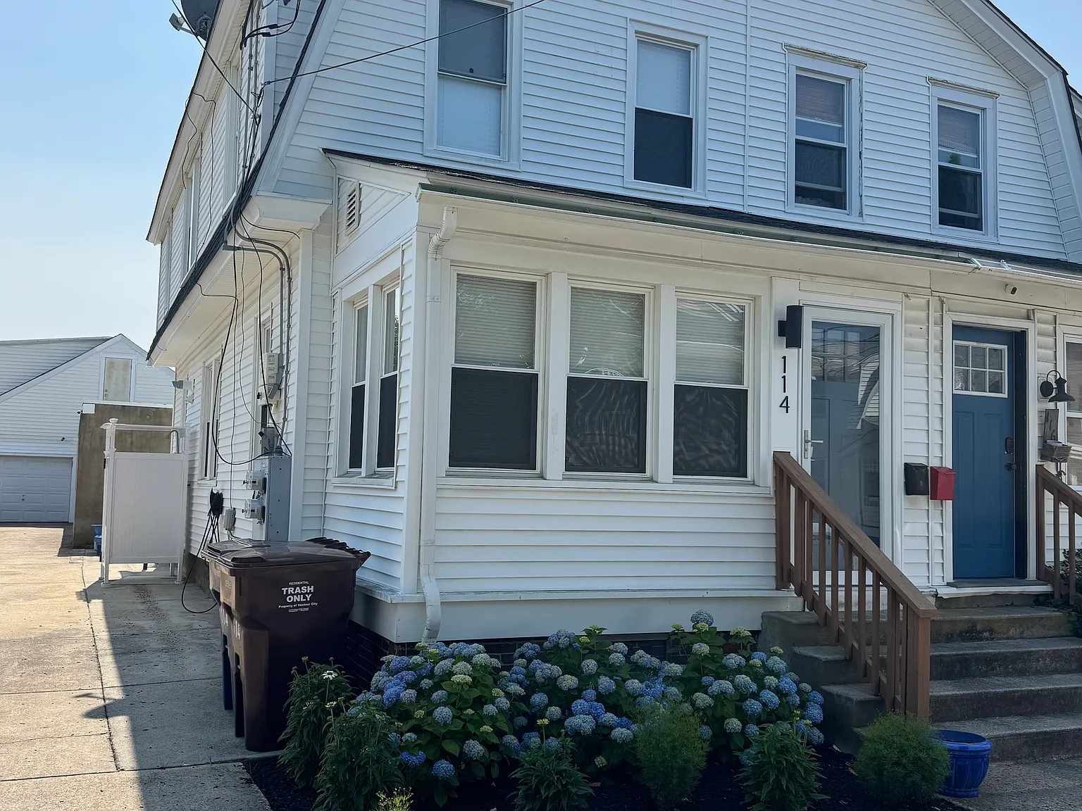 3 bed, 2.5 bath, $1,800 — Photo 2