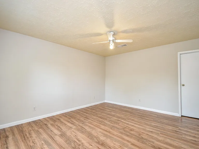7623 Kite Hill Dr — Photo 17