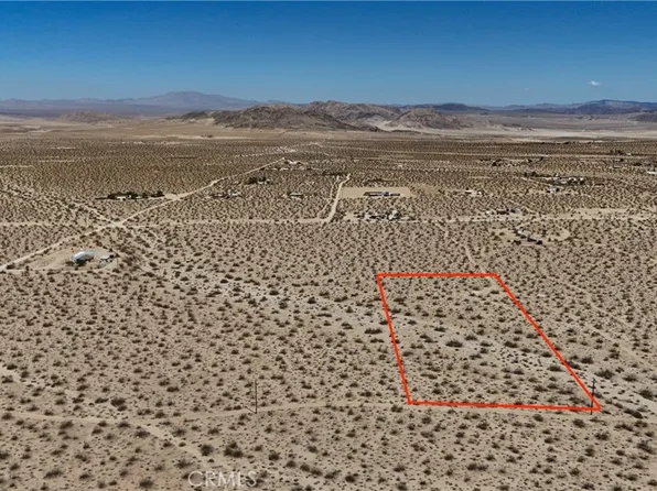 775 Manzanita Rd, Landers, CA 92285
