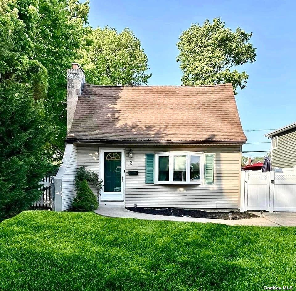 2 Deauville Parkway, Lindenhurst, NY 11757 Zillow