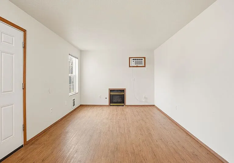 13221 E 31st Ct #2 — Photo 5
