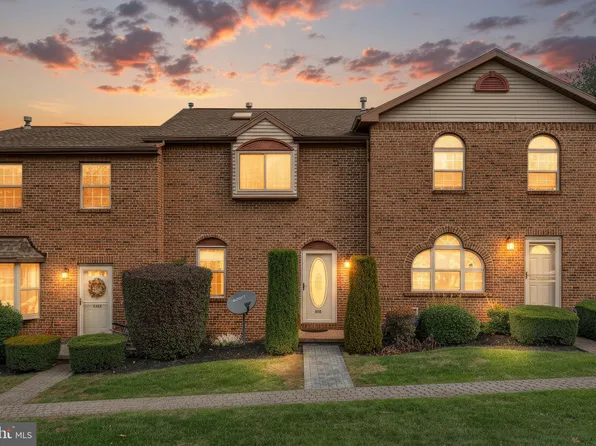 253 W Chestnut St #11, Dallastown, PA 17313