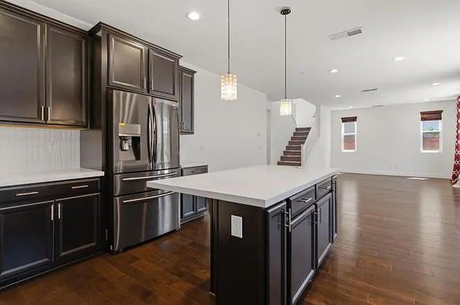 510 E Albertina Ave — Photo 30