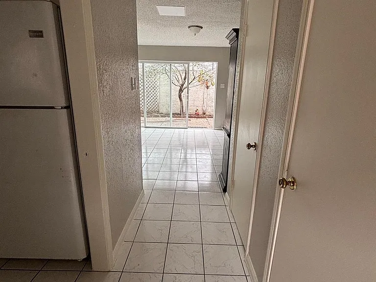 2710 Briarhurst Dr #5 — Photo 13
