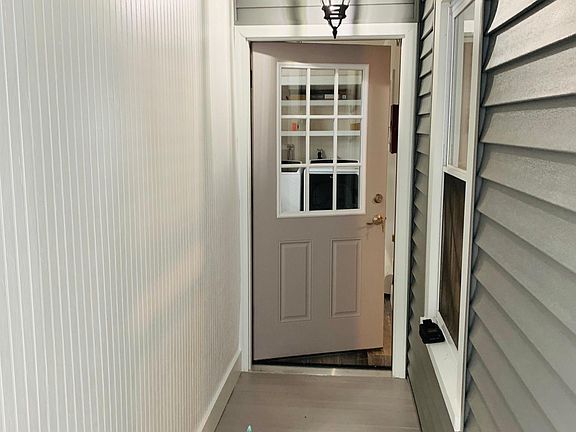 Private side entrance