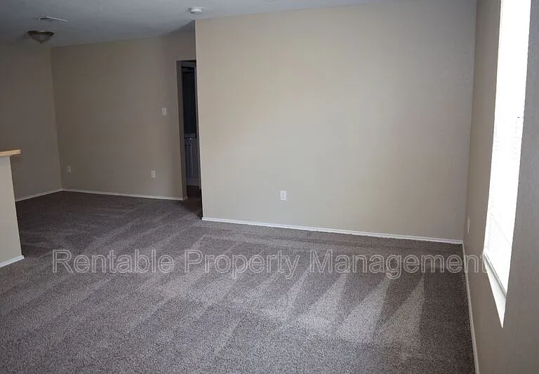 8028 Doreen Ave — Photo 2