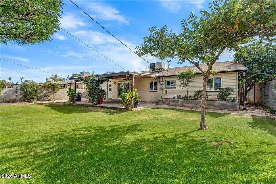 3 bed, 2.0 bath, 1172 sqft, $2,850 — Photo 3