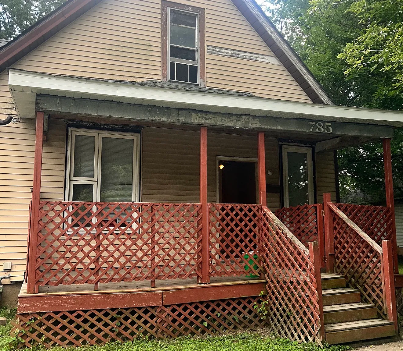 2 bed, 720 sqft, $895 — Photo 1