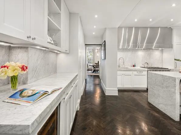 863 Park Avenue image 4 of 14