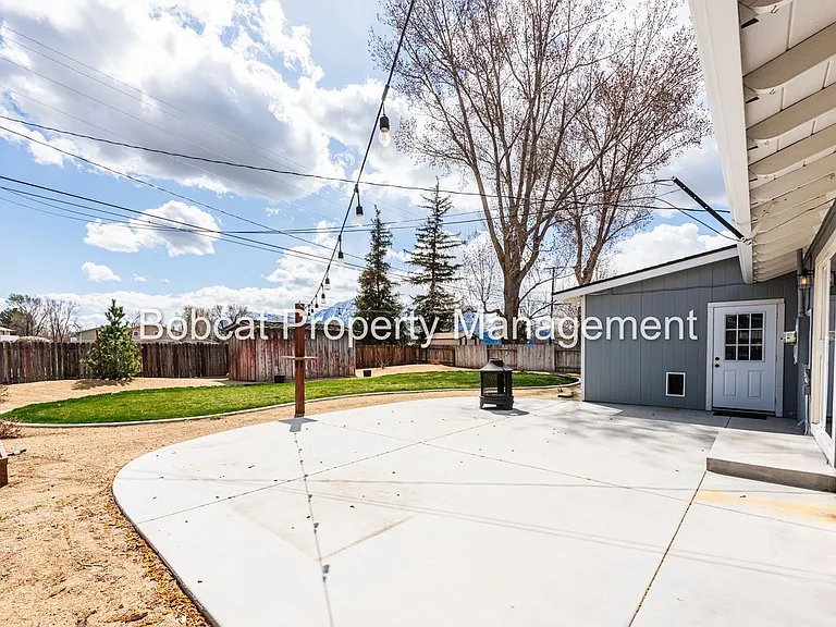 1121 Spruce St — Photo 28