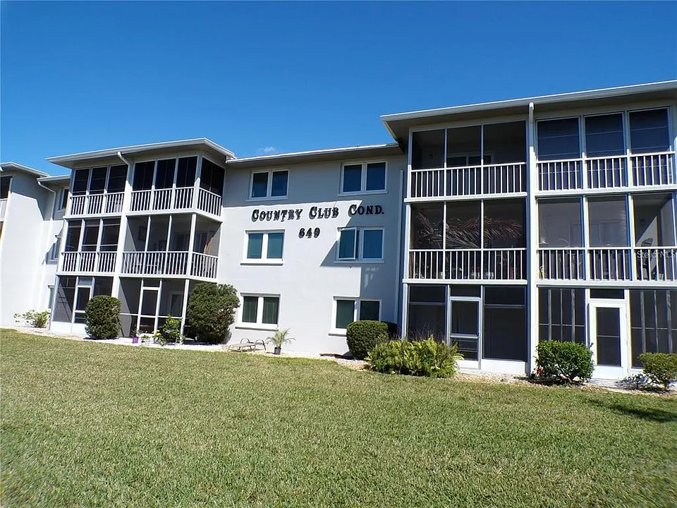 649 Tamiami Trl S #304