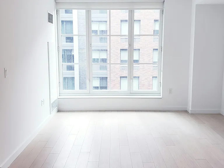 535 W 43rd St N #5K — Photo 3