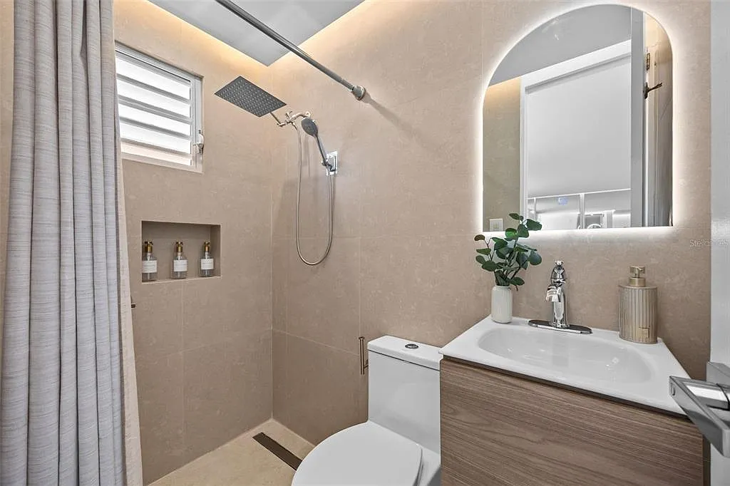 1 bed, 1.0 bath, 342 sqft, $2,500 — Photo 3