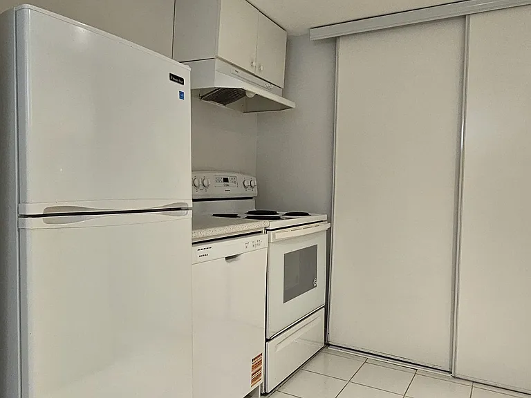 222 Patricia Ave #BASEMENT — Photo 19
