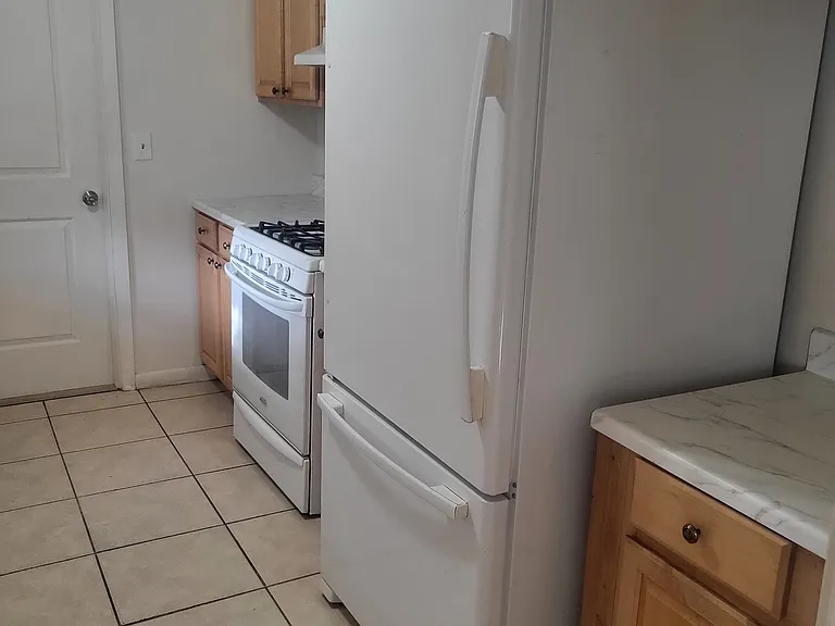 1231 W Wellington Dr — Photo 5