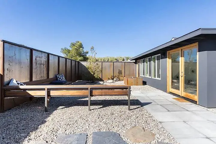 6419 Valley View St — Photo 8