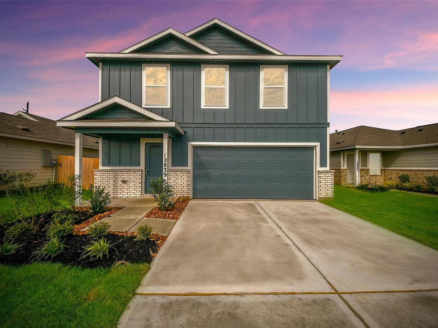 4 bed, 2.5 bath, 1979 sqft, $2,060 — Photo 1