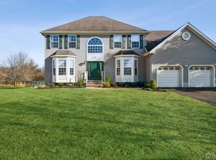 45 Crestwood St, Piscataway, NJ 08854