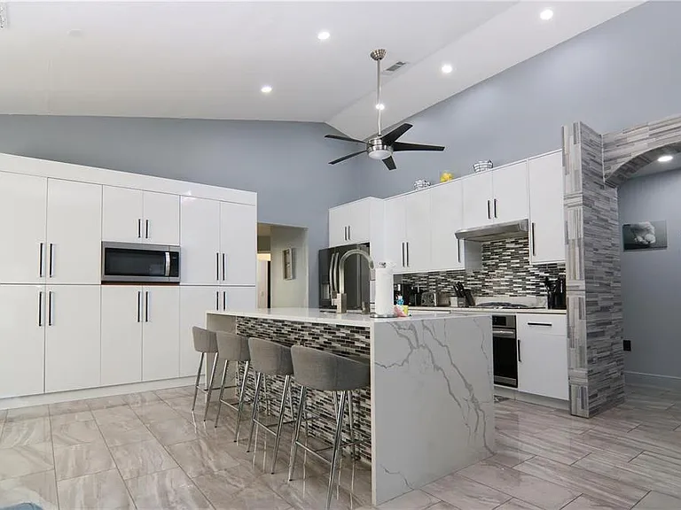 1470 Wedge Way — Photo 4
