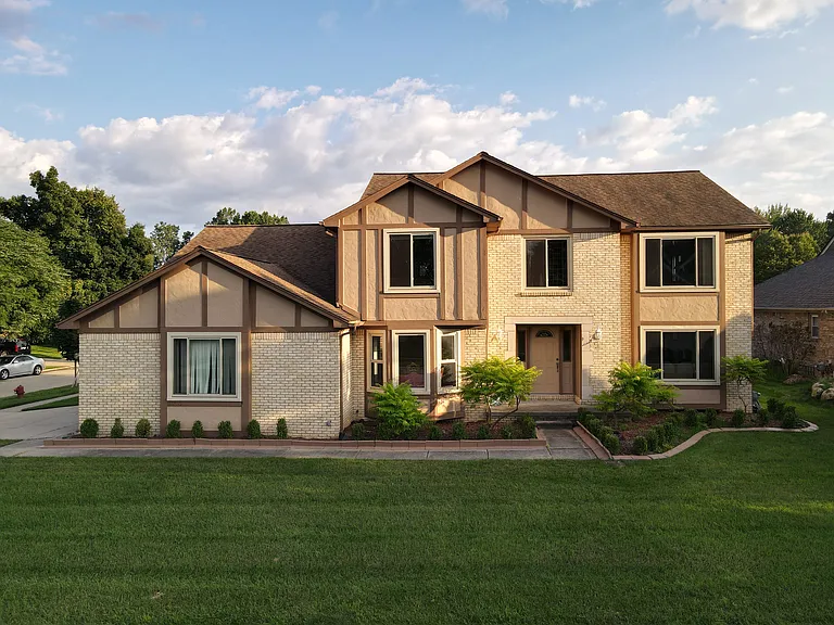 6710 Westpointe Dr — Photo 1