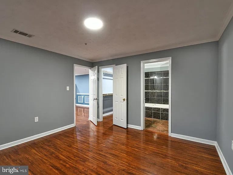 9720 Lake Pointe Ct #102 — Photo 19