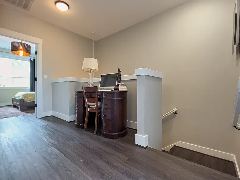 6426 N Maryland Ave — Photo 12