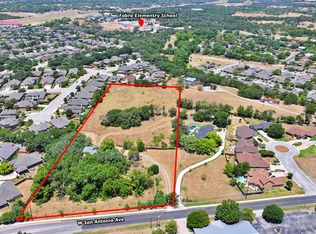 744 W San Antonio Ave, Boerne, TX 78006