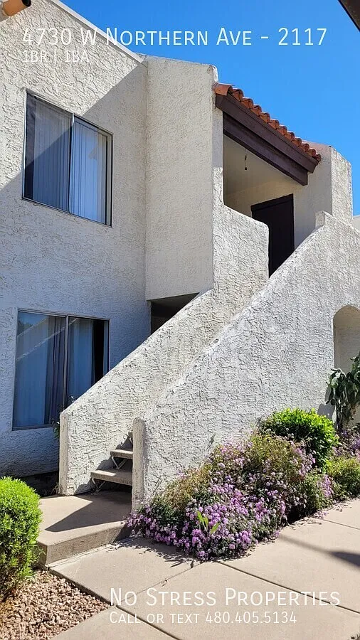 1 Bed With Den Condo off 47th Ave and Northern! — Photo 2