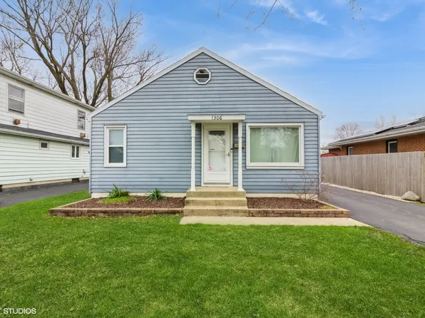 1306 Waverly Pl, Joliet, IL 60435
