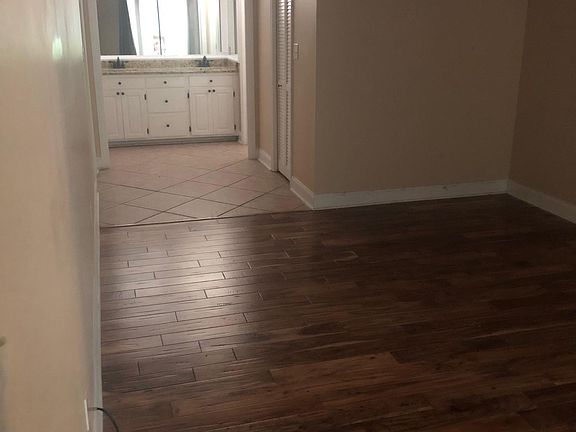 4th image of 1085 Holly Dr APT 7