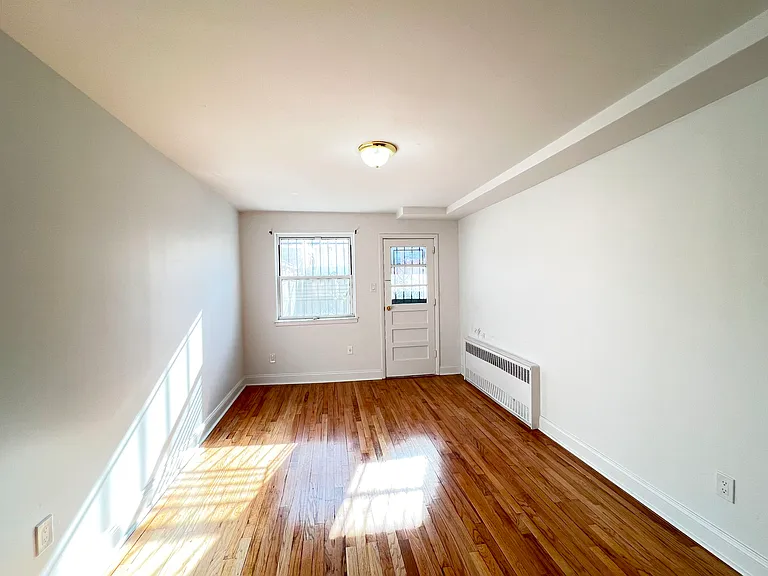 463 E 9th St #1 — Photo 2