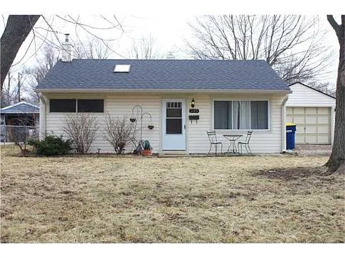 390 Parkway St photo 1