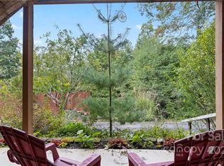140 Holly St, Black Mountain, NC 28711