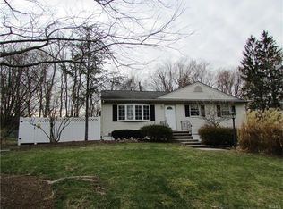 11 Gottlieb Dr, Pearl River, NY 10965