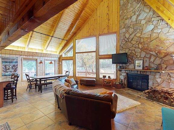2nd image of 275 Lloyd Canyon Dr